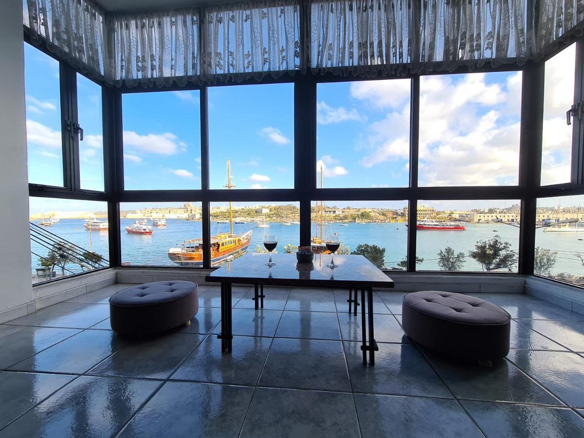 Spacious Seafront Apt Next To Sliema-Valeta Ferry Εξωτερικό φωτογραφία